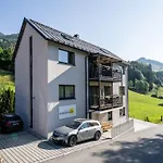 The Sun Apartment Bruck an der Grossglocknerstrasse