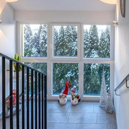 The Sun * 푸슈안데르글로크네르스트라세