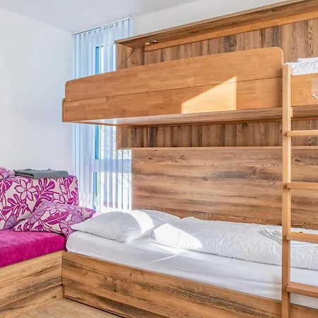 The Sun アパート