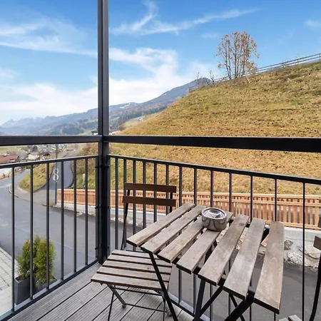 The Sun 푸슈안데르글로크네르스트라세